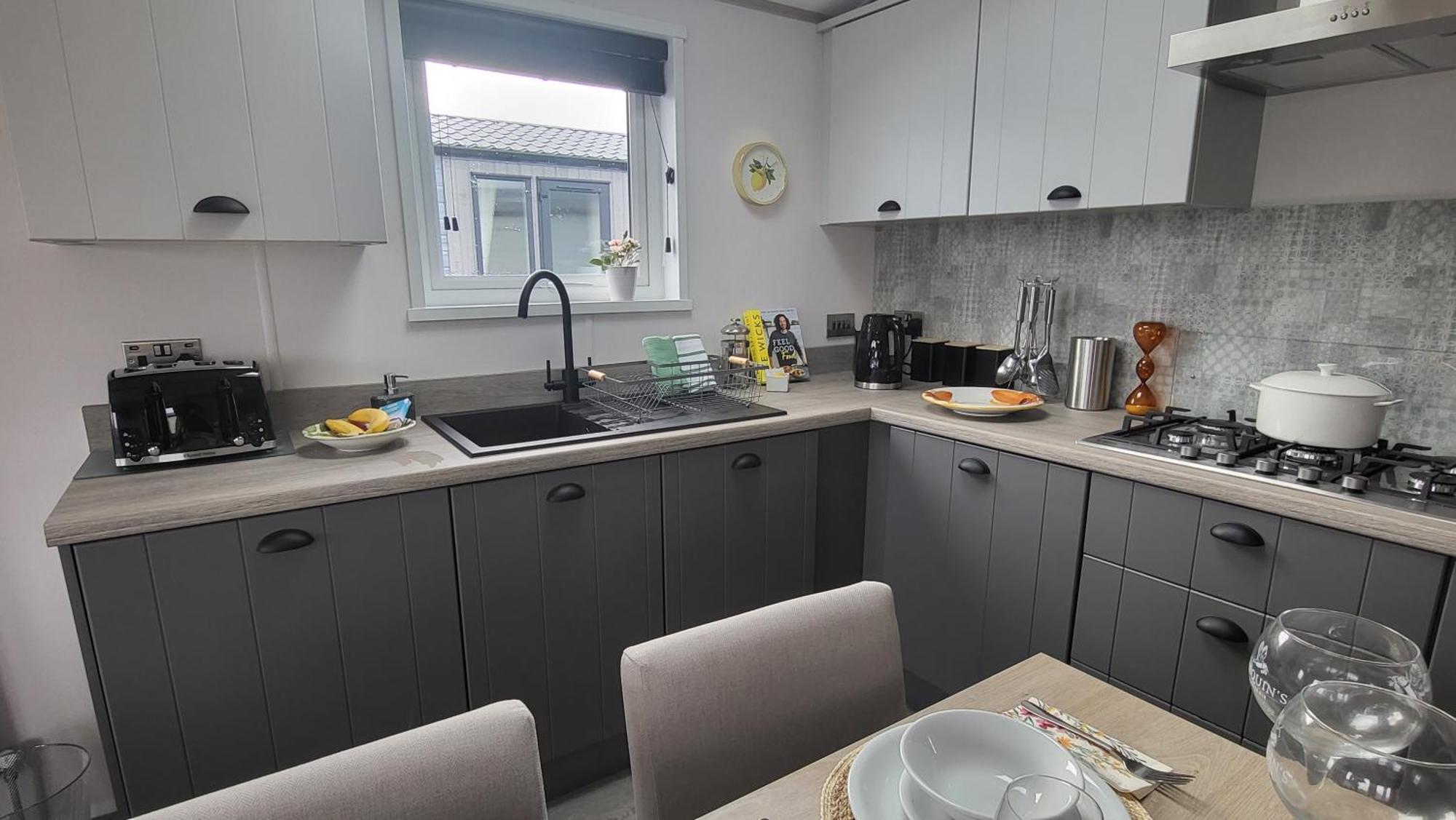 Honeycomb Lodge - Holiday Home 5 Min From Padstow Zewnętrze zdjęcie